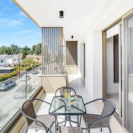 Adolina One Bedroom 203 By Ezoria Apartament *