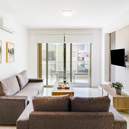 Adolina One Bedroom 203 By Ezoria Apartament Paphos