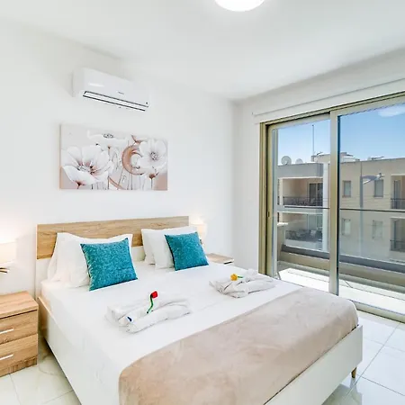 Adolina One Bedroom 203 By Ezoria *